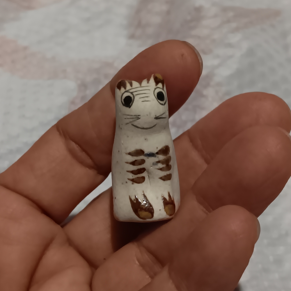 Cat Figurine🐞 - Tan and Brown Ceramic
